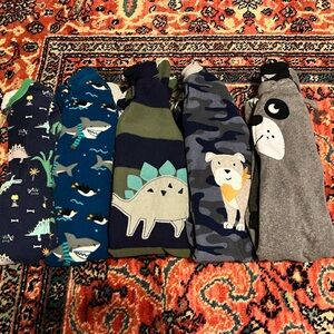 5 Carter’s 18M Footie PJ’s